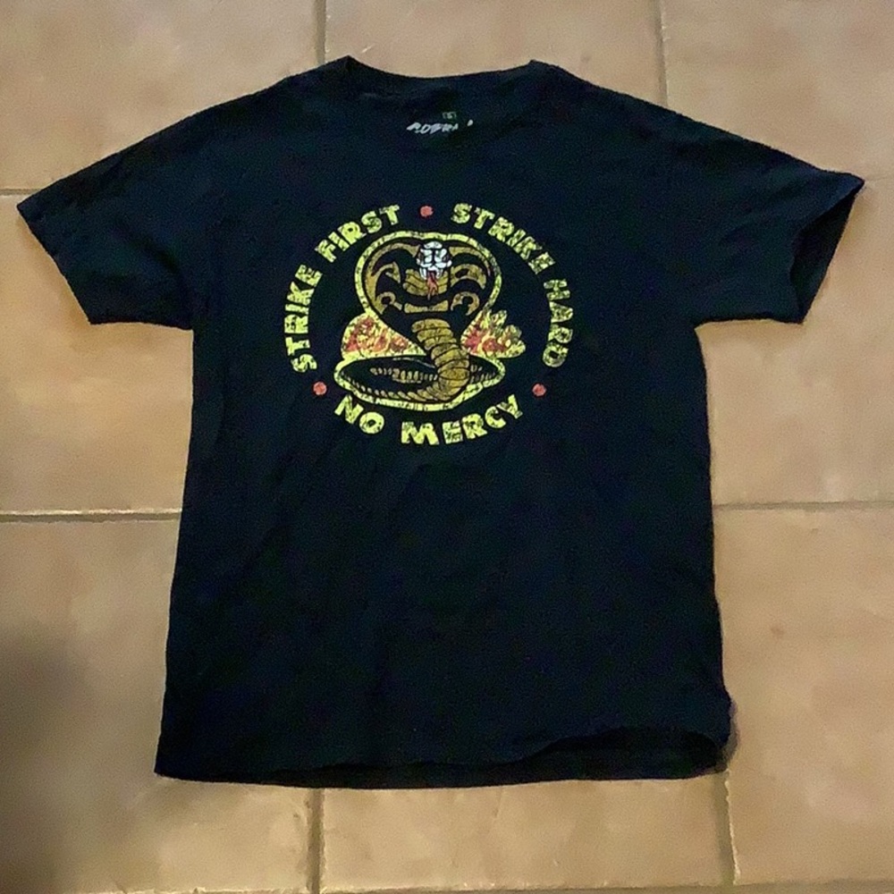 Cobra Kai Men’s sz Small tshirt NWOT